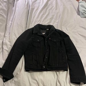 Black Levi’s premium jean jacket- Sherpa lined- light use- Size Small